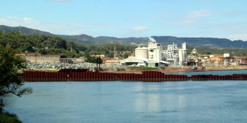 Ercros invertirà 40 milions en els cinc centres de producció a Tarragona i l’Ebre