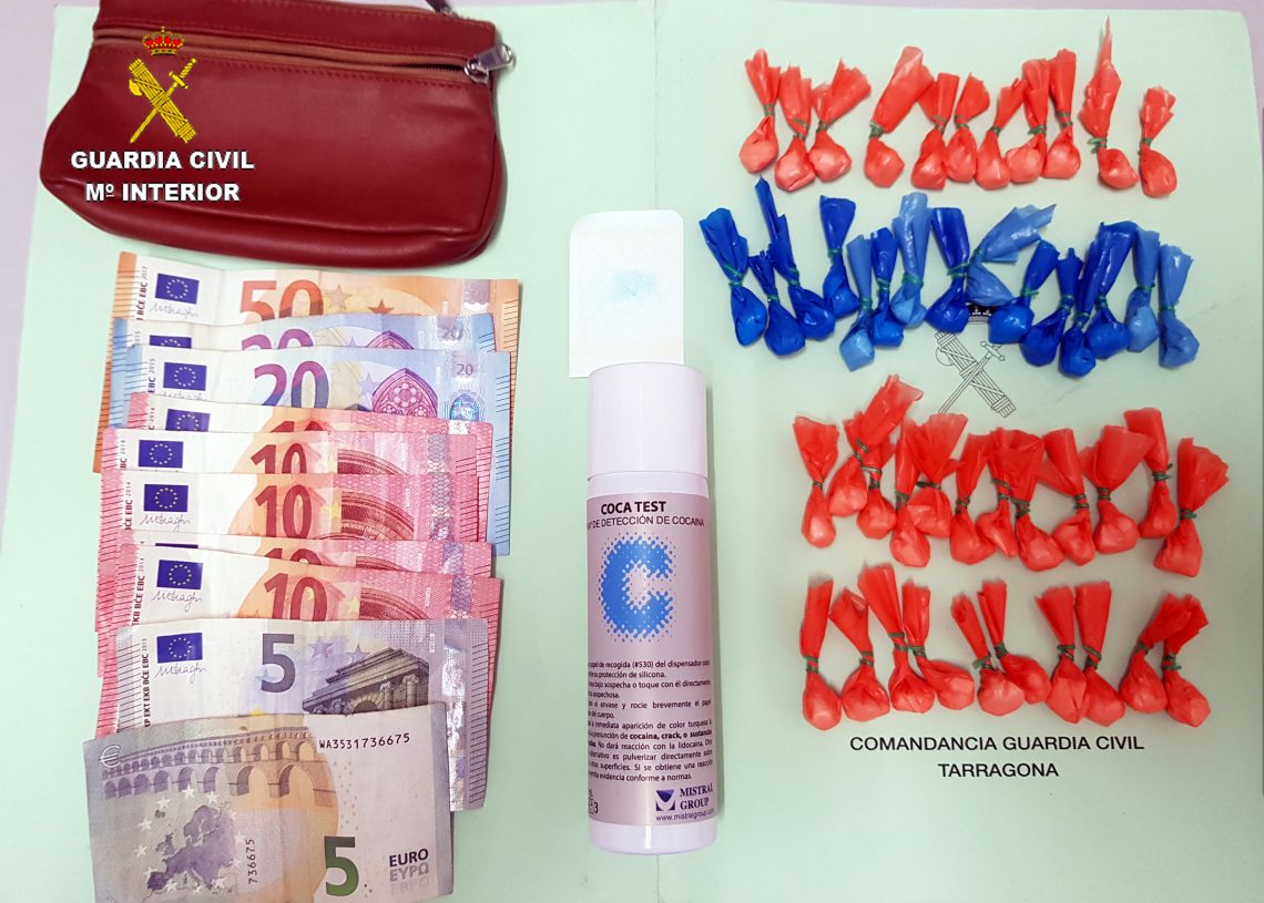 Detenen el propietari d’un bar de Santa Bàrbara per vendre droga a l’establiment