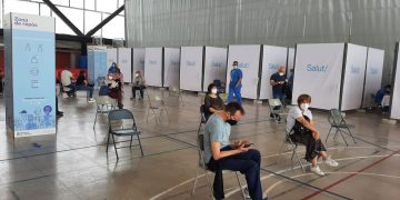 Salut comença la vacunació al pavelló firal de Tortosa, amb un miler de dosis diàries
