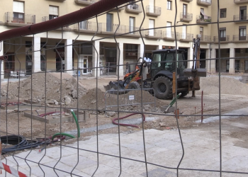 Roigé respon les crítiques de Movem Tortosa a les obres de la plaça de l’Ajuntament