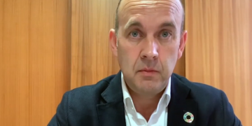 Gandesa es rebel·la contra el desmuntatge de la Creu Coberta per passar les torres eòliques