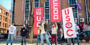 [Fotogaleria] Les millors imatges de la concentració del Primer de Maig a Tortosa
