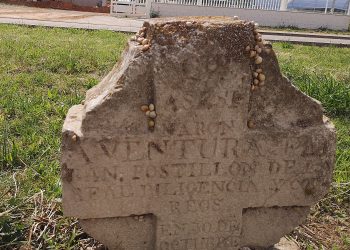 Amposta recupera una creu de l’antiga diligència de Barcelona a València del XIX