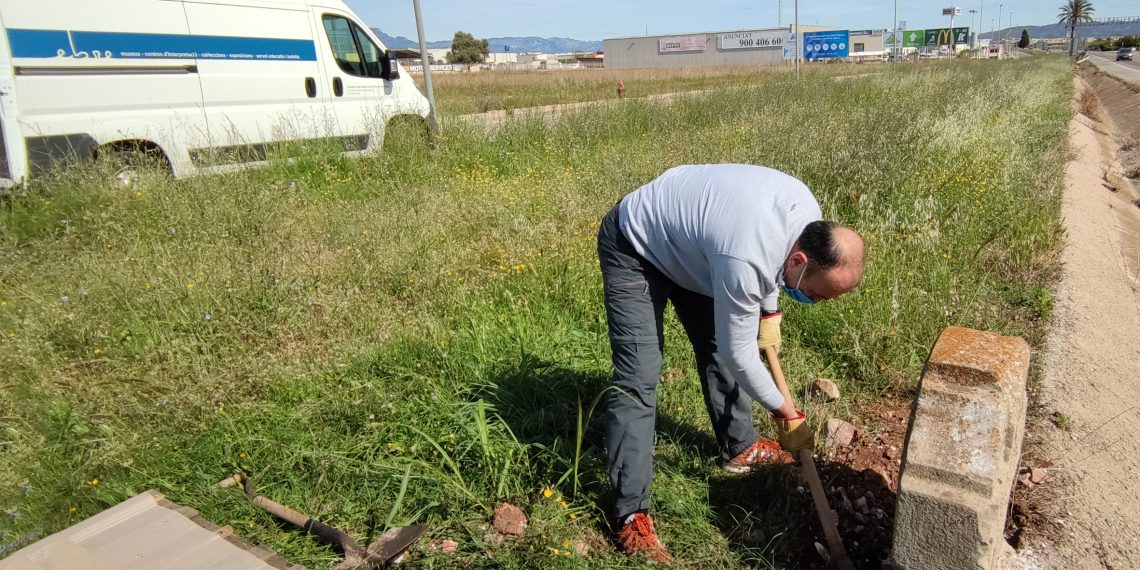 Amposta recupera una creu de l’antiga diligència de Barcelona a València del XIX