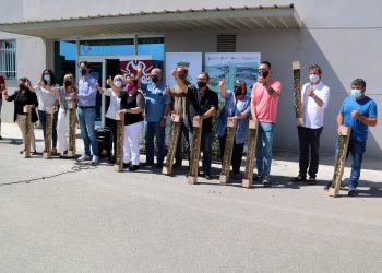 Els pagesos de la Ribera d’Ebre reben les oliveres solidàries per l’incendi del 2019