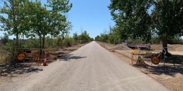 Deltebre il·lumina i arranja la  principal carretera d’accés a la desembocadura