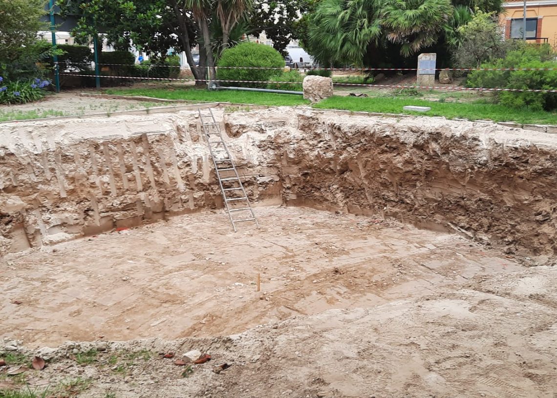 Tortosa ja reubica la font de la plaça de l’Ajuntament al parc municipal