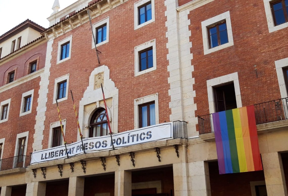 Tortosa encarrega la conferència del Dia de l’Orgull al pastisser Alejandro Espuny