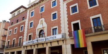 Tortosa encarrega la conferència del Dia de l’Orgull al pastisser Alejandro Espuny