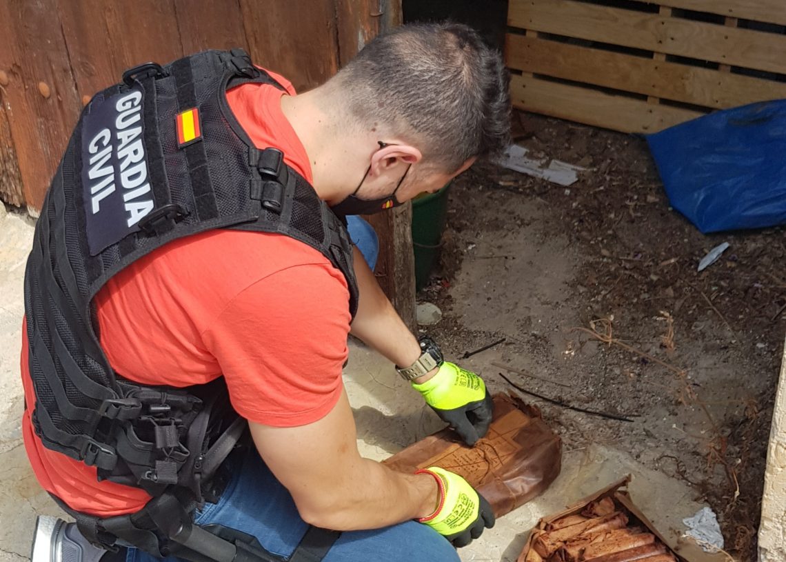 La Guàrdia Civil destrueix explosius trobats en un magatzem de Paüls
