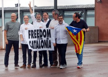 Els líders independentistes surten de les presons després de la concessió dels indults
