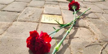 [#Fotogaleria] Amposta honora la memòria dels seus veïns deportats a Mauthausen