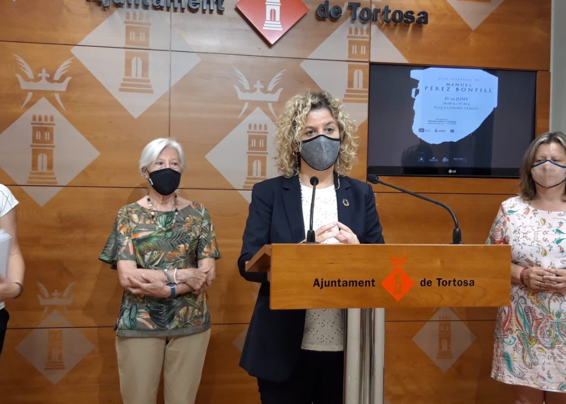 Tortosa recorda amb una ruta la figura literària, docent, familiar i política de Manuel Pérez Bonfill