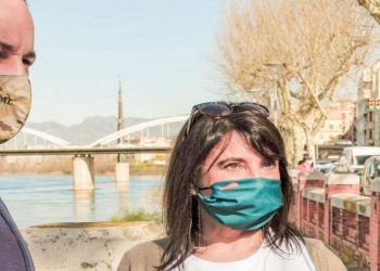 Vox, primer partit que celebra l’aturada de la retirada del monument franquista