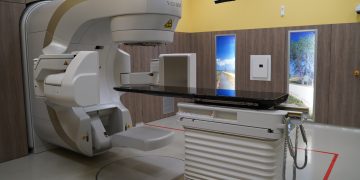 L’Hospital de la Santa Creu de Jesús posa en marxa el nou accelerador lineal