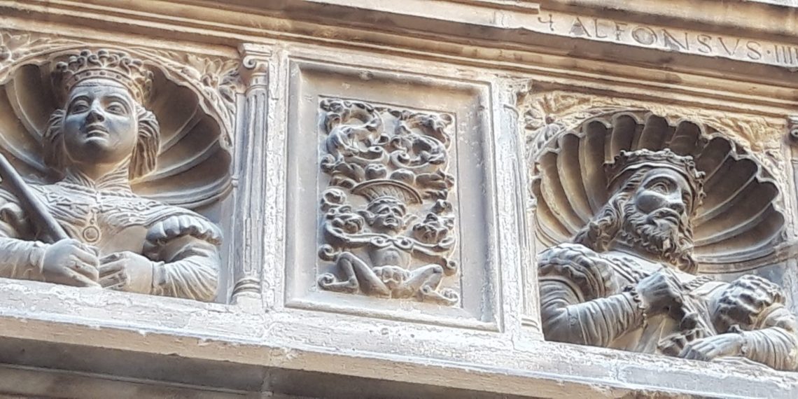 Tortosa explica els grotescos dels Reials Col·legis amb una exposició i conferències