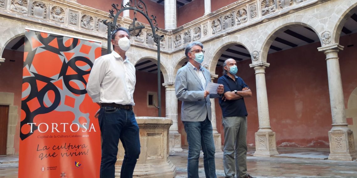 Tortosa explica els grotescos dels Reials Col·legis amb una exposició i conferències