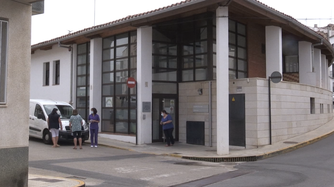 El brot a la residència L’Onada de la Sénia acumula dos morts i onze positius