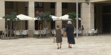 Tortosa estrena la renovada plaça de l’Ajuntament després de vuit mesos d’obres