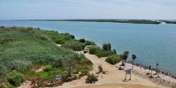 L’Euroregió organitza una jornada de sensibilització i recollida de residus a la badia dels Alfacs, al Delta de l’Ebre