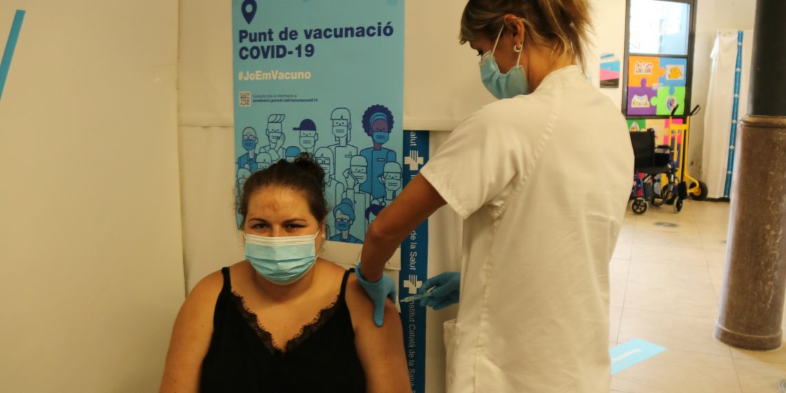 El Carrilet i el CAP El Temple, nous punts de vacunació sense cita prèvia a Tortosa