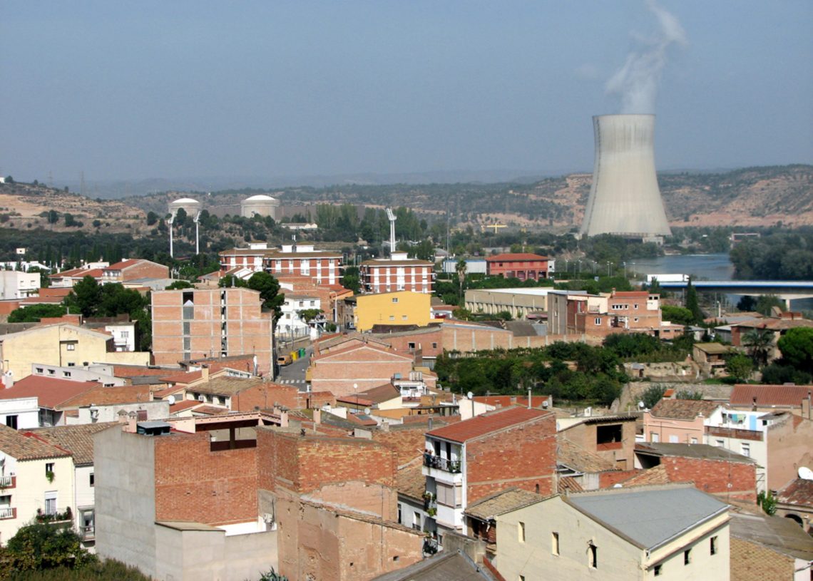 La cooperativa agrícola d’Ascó, sense llum en plena campanya de l’ametlla