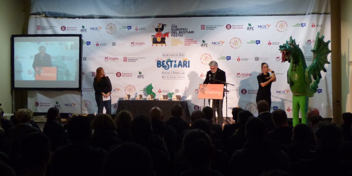 Les festes de córrer el foc i les bèsties populars, un símbol més de l’ADN català