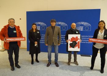 Prou Correbous es reuneix amb Carles Puigdemont per aconseguir la prohibició