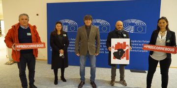 Prou Correbous es reuneix amb Carles Puigdemont per aconseguir la prohibició