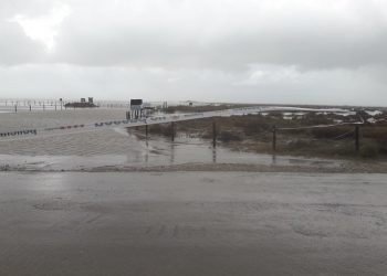 El temporal torna a deixar les Salines de la Trinitat sense accés pel Trabucador