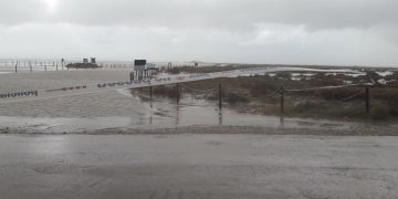 El temporal torna a deixar les Salines de la Trinitat sense accés pel Trabucador