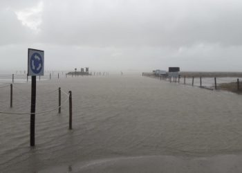 El Trabucador perd sorra pel temporal, però resisteix sense danys estructurals