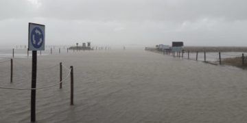 El Trabucador perd sorra pel temporal, però resisteix sense danys estructurals