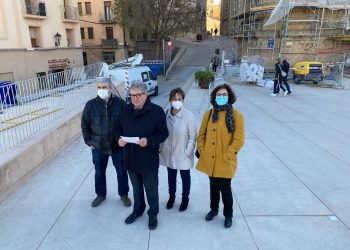 Faura exigeix la supressió de les barreres arquitectòniques de la plaça de la Catedral