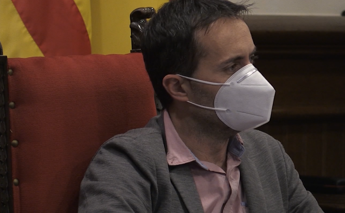 L’oposició de Tortosa qualifica de teatre i d’estratègia la qüestió de confiança de Roigé