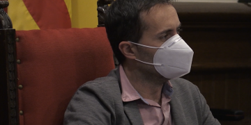 L’oposició de Tortosa qualifica de teatre i d’estratègia la qüestió de confiança de Roigé