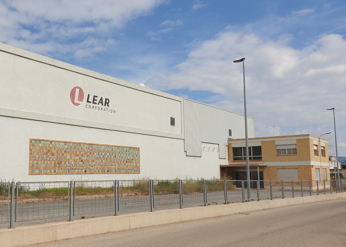 MAI, UTA i LEAR: cotxes pel món amb connexions ebrenques