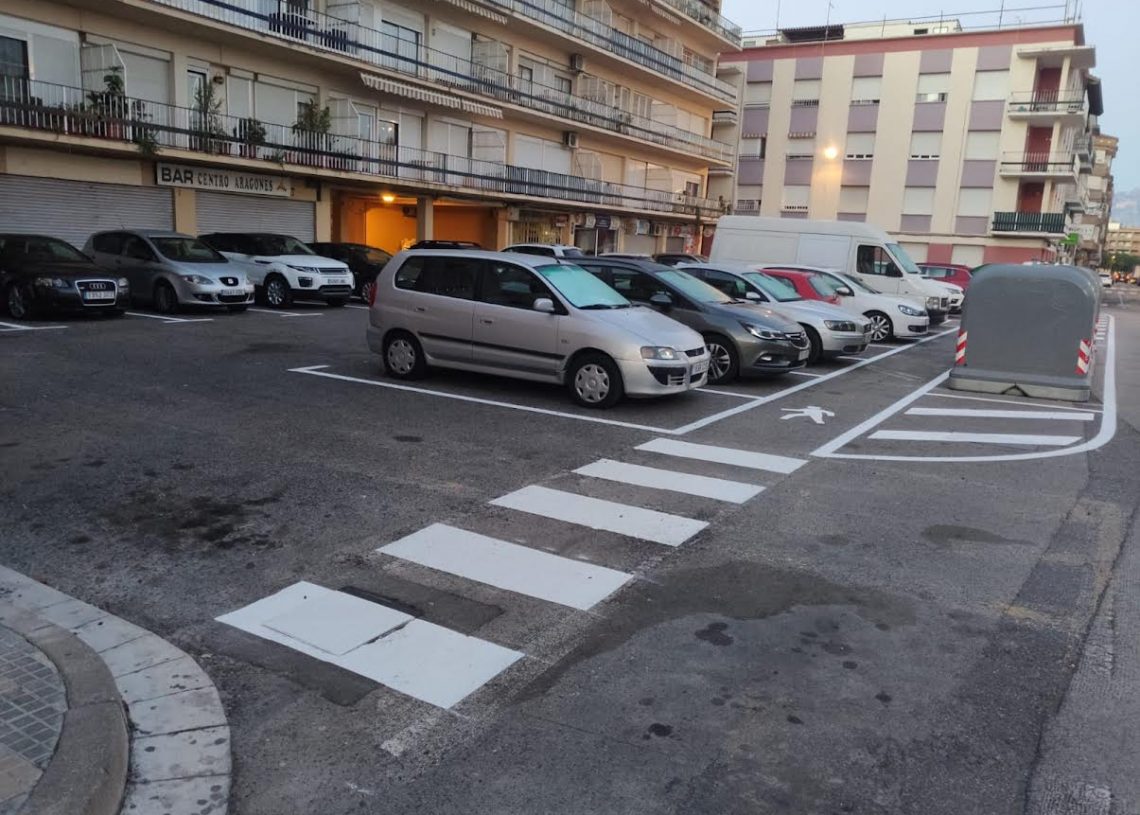 Tortosa renova la senyalització de 270 passos de vianants als barris del municipi