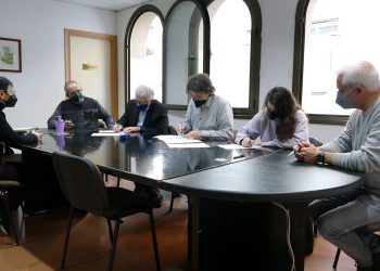 Ercros cedeix a l’Ajuntament de Flix tres parcel·les de la Colònia per a ús públic