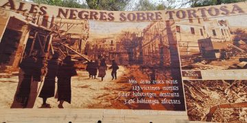 Roigé recorda els 83 anys de l’ocupació franquista de Tortosa amb el nou mural dels bombardejos