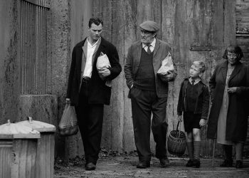 ‘Belfast’ de Kenneth Branagh i ‘La abuela’ de Paco Plaza, estrenes destacades a pantalles