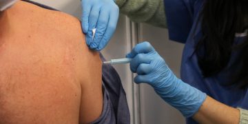 Salut Pública aprova la tercera dosi contra el coronavirus a les persones de 18 a 39 anys