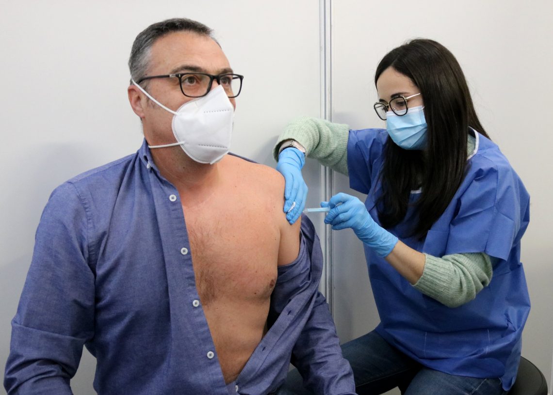 Salut obre les cites per a la tercera dosi per a les persones d’entre 30 i 39 anys