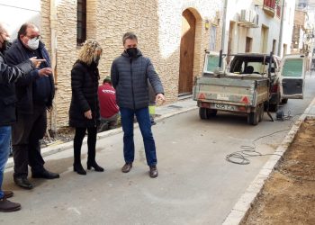 Tortosa renova les voreres dels carrers Amor i Pina, al nucli antic de Ferreries