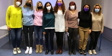 Mares ebrenques que han perdut nadons reivindiquen sensibilitat i preparació als professionals que les atenen