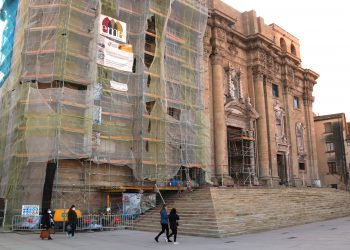 La restauració de la façana de la catedral de Tortosa estarà acabada al març