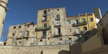 Tortosa enllesteix el nou passeig del Castell i prepara l’enderroc de les cases de l’Absis