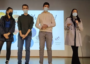 La primera promoció del Batxillerat Internacional, protagonista de les portes obertes a l’institut Dertosa