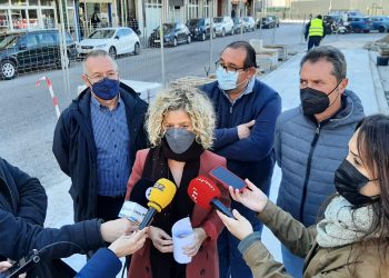 Tortosa renova les voreres interiors i planta 18 arbres a la plaça 1 d’Octubre