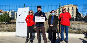 Trens Dignes i Diàspora Ebrenca reclamen la recuperació del tren Avant amb Barcelona